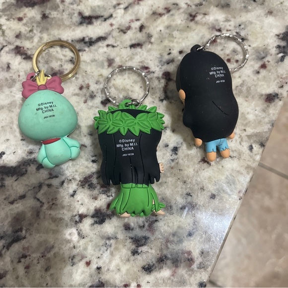 Disney 3D figural keychains - Picture 1 of 2